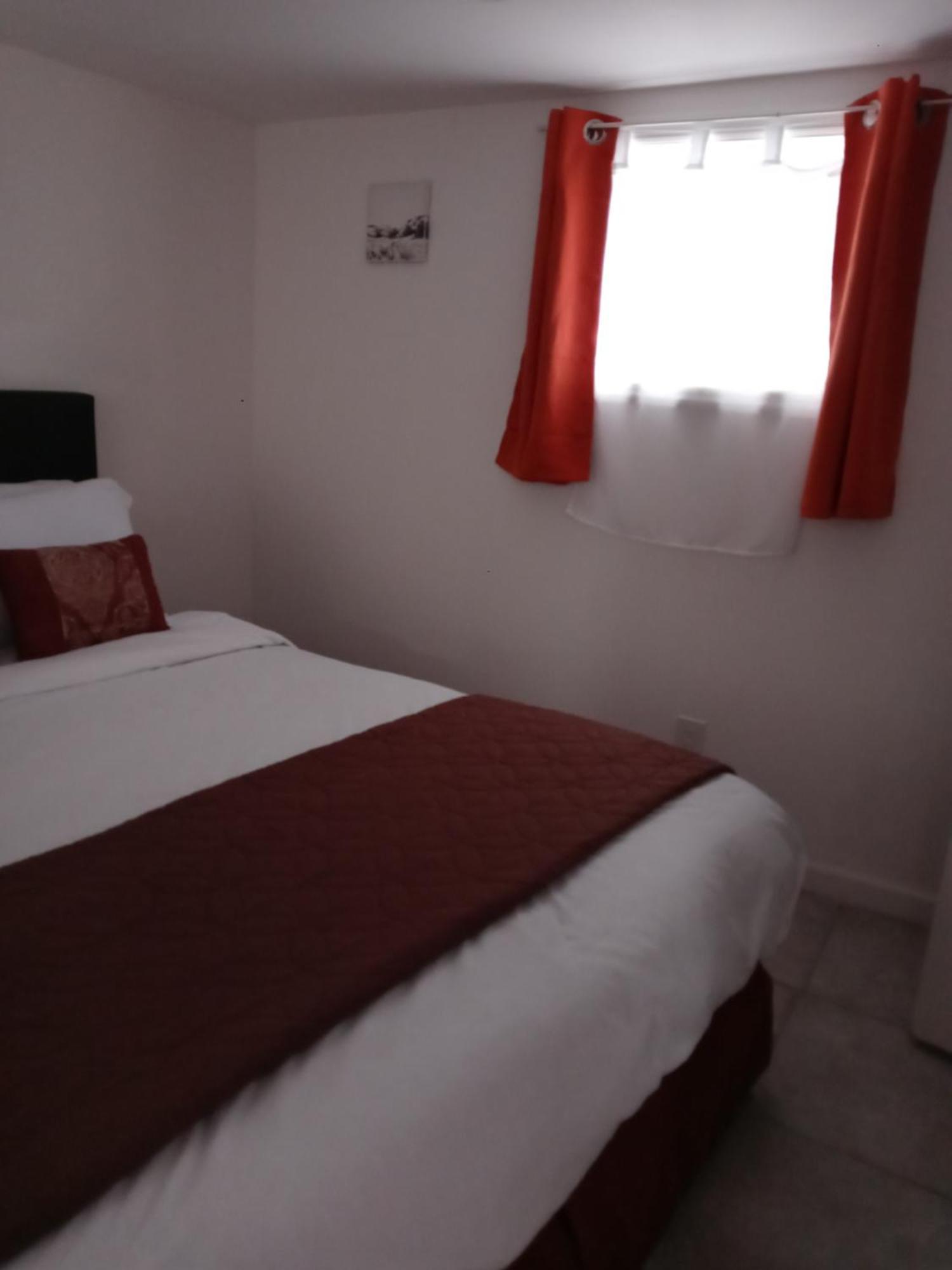 "Cozy Basement Retreat Just 40 Minutes To Nyc!" Apartment Irvington Exterior photo